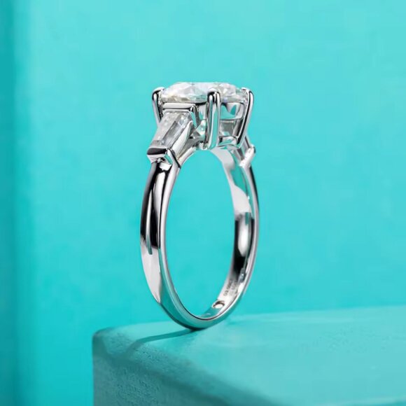 Gumbo Emerald Cut Emerald Cut VVS1 Clarity Lab Diamond White Gold Solitaire Ring - Picture 9 of 9